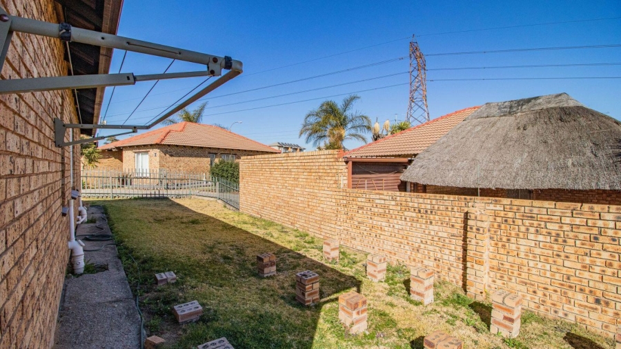 3 Bedroom Property for Sale in Esther Park Gauteng