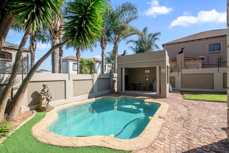 3 Bedroom Property for Sale in Selcourt Gauteng