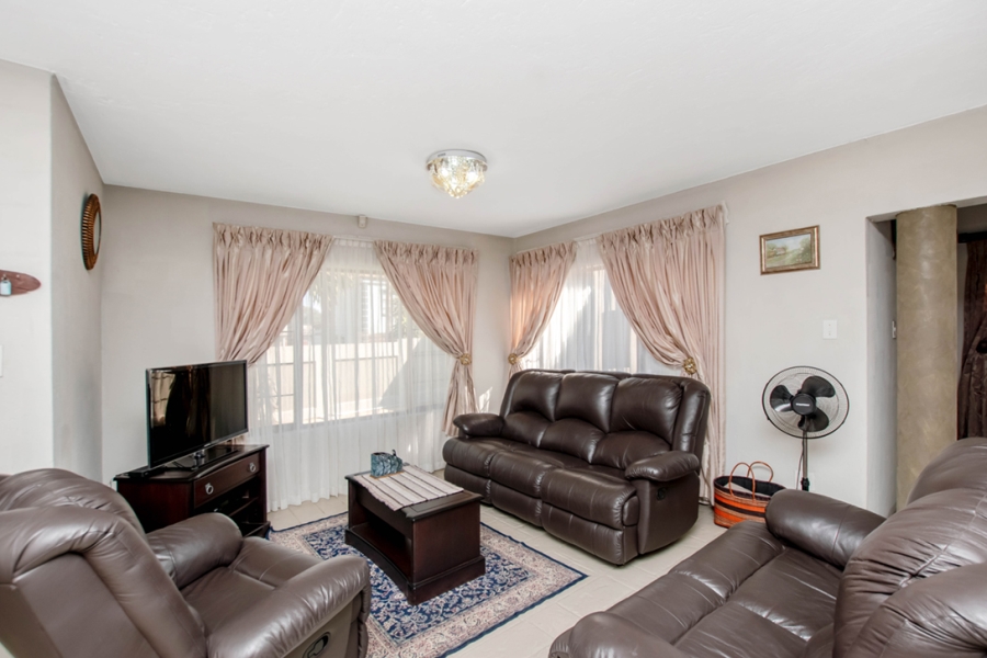 3 Bedroom Property for Sale in Selcourt Gauteng