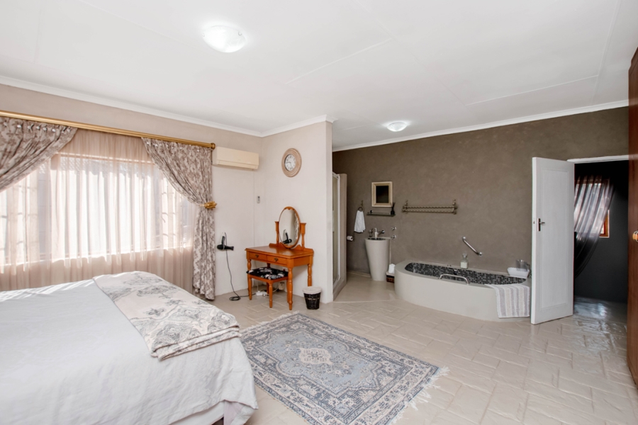 3 Bedroom Property for Sale in Selcourt Gauteng