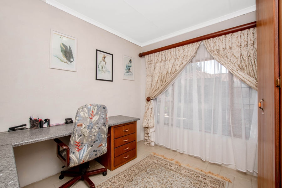 3 Bedroom Property for Sale in Selcourt Gauteng
