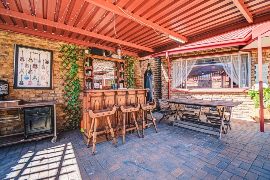 3 Bedroom Property for Sale in Glen Marais Gauteng