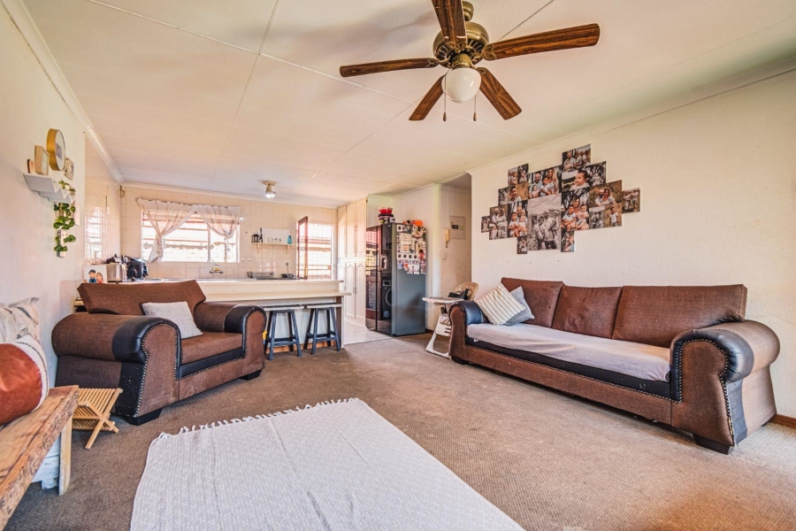 3 Bedroom Property for Sale in Glen Marais Gauteng