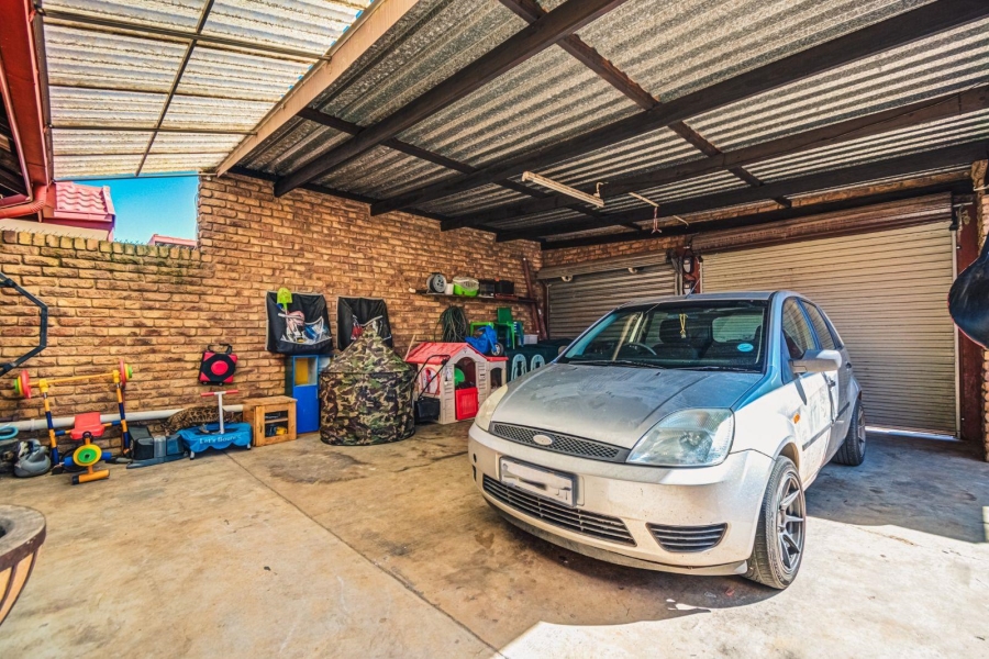3 Bedroom Property for Sale in Glen Marais Gauteng