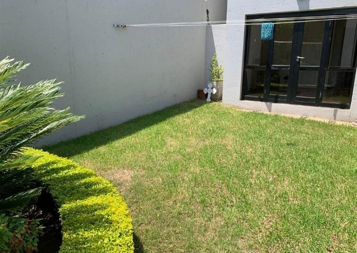 2 Bedroom Property for Sale in Douglasdale Gauteng
