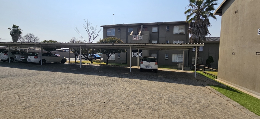 2 Bedroom Property for Sale in Peacehaven Gauteng