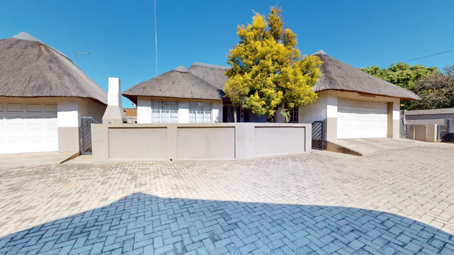 4 Bedroom Property for Sale in Lambton Gauteng