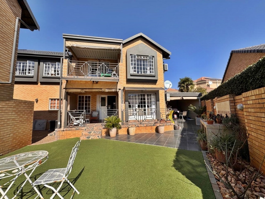 3 Bedroom Property for Sale in Centurion Golf Estate Gauteng