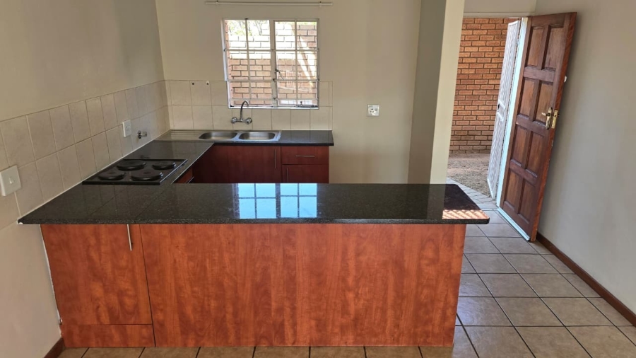 2 Bedroom Property for Sale in The Reeds Gauteng