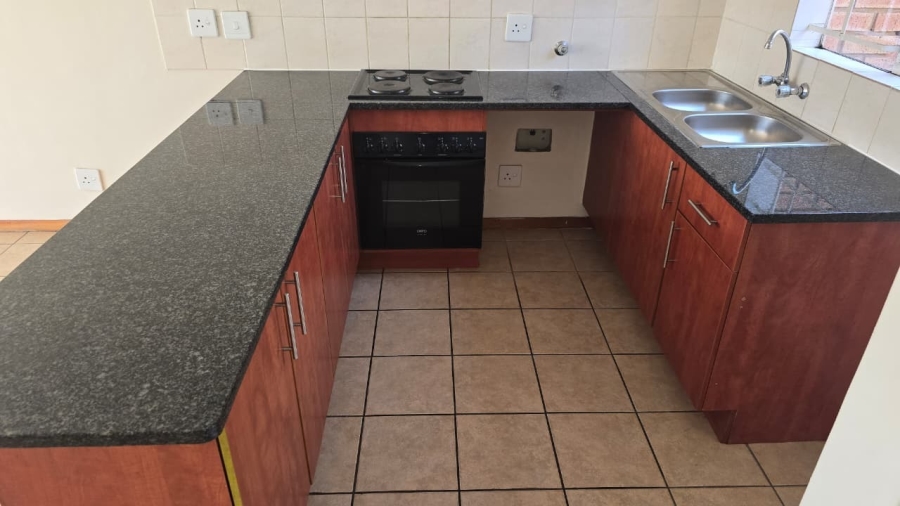 2 Bedroom Property for Sale in The Reeds Gauteng