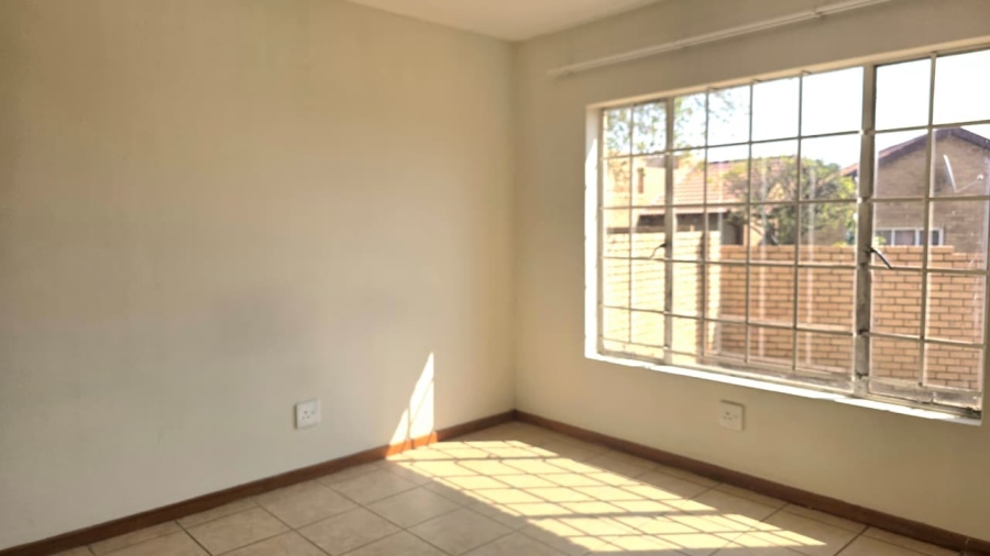 2 Bedroom Property for Sale in The Reeds Gauteng