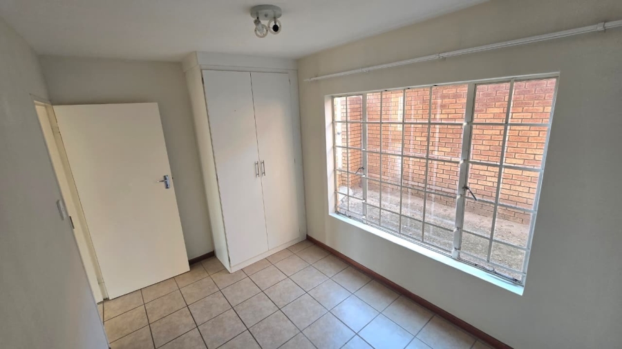 2 Bedroom Property for Sale in The Reeds Gauteng