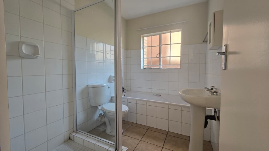 2 Bedroom Property for Sale in The Reeds Gauteng