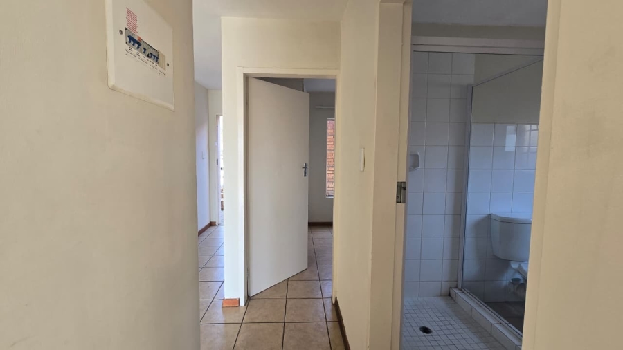 2 Bedroom Property for Sale in The Reeds Gauteng