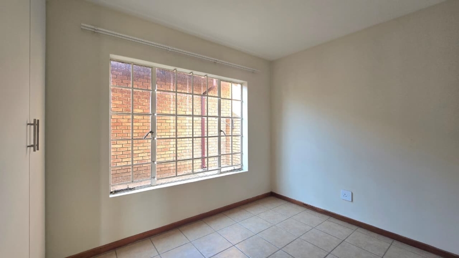 2 Bedroom Property for Sale in The Reeds Gauteng
