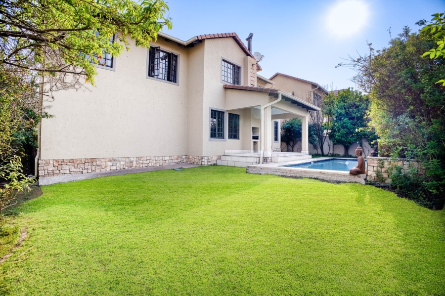 3 Bedroom Property for Sale in Broadacres Gauteng