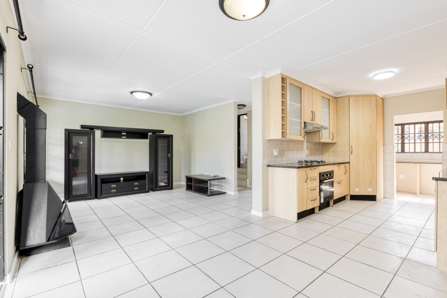 3 Bedroom Property for Sale in Broadacres Gauteng