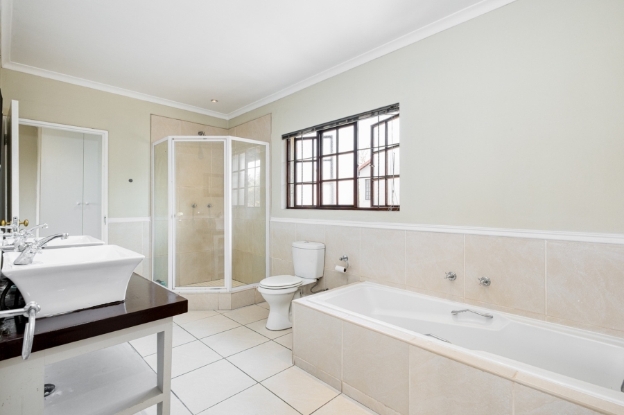 3 Bedroom Property for Sale in Broadacres Gauteng