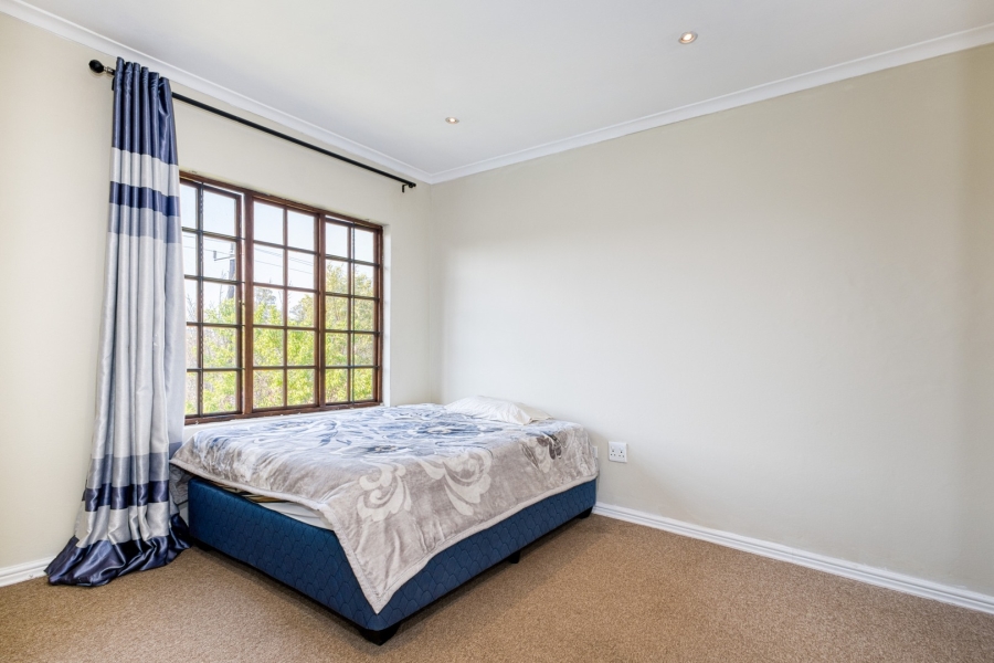 3 Bedroom Property for Sale in Broadacres Gauteng