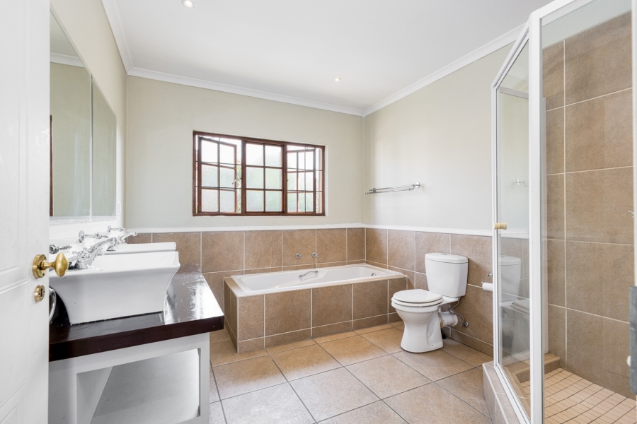 3 Bedroom Property for Sale in Broadacres Gauteng