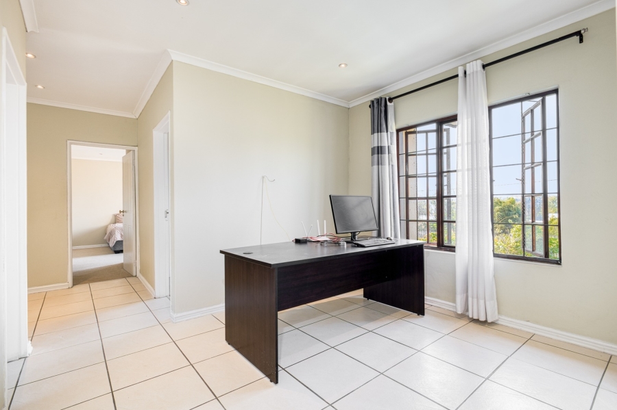 3 Bedroom Property for Sale in Broadacres Gauteng