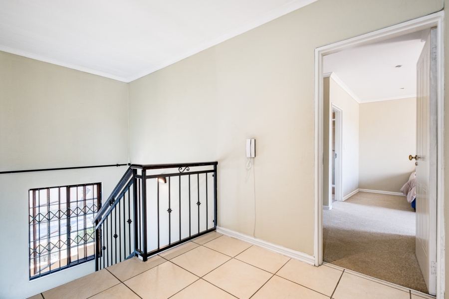 3 Bedroom Property for Sale in Broadacres Gauteng
