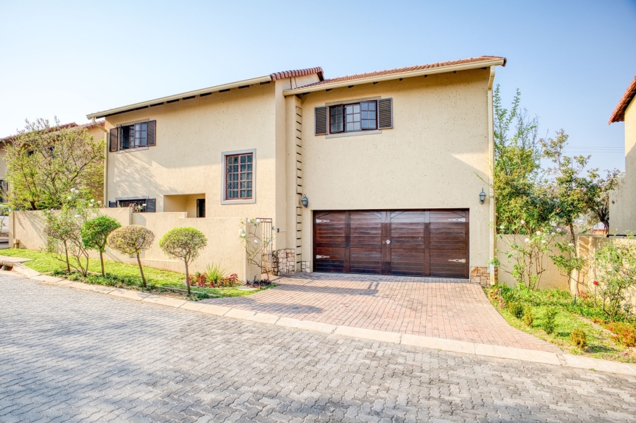 3 Bedroom Property for Sale in Broadacres Gauteng
