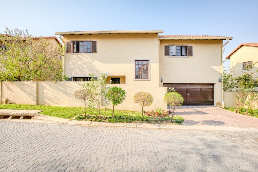 3 Bedroom Property for Sale in Broadacres Gauteng