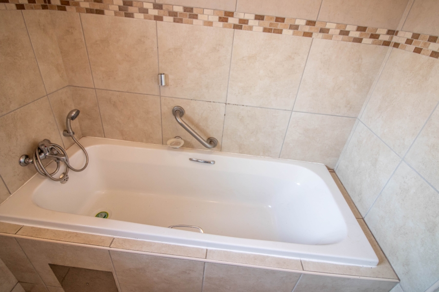 2 Bedroom Property for Sale in Brentwood Park AH Gauteng