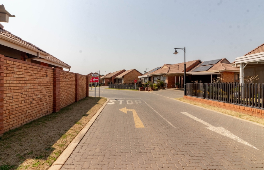 2 Bedroom Property for Sale in Brentwood Park AH Gauteng