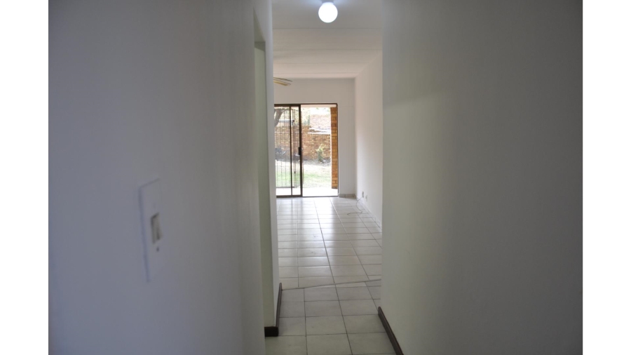 2 Bedroom Property for Sale in Buccleuch Gauteng