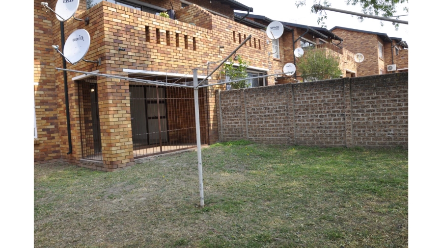 2 Bedroom Property for Sale in Buccleuch Gauteng