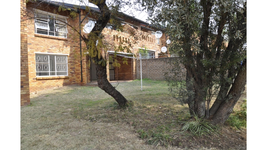 2 Bedroom Property for Sale in Buccleuch Gauteng