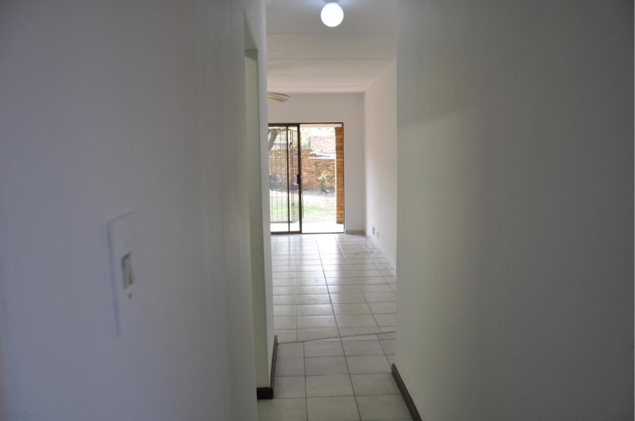 2 Bedroom Property for Sale in Buccleuch Gauteng