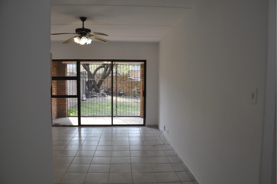 2 Bedroom Property for Sale in Buccleuch Gauteng