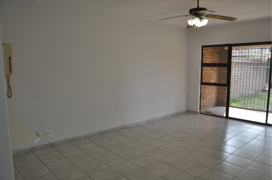 2 Bedroom Property for Sale in Buccleuch Gauteng