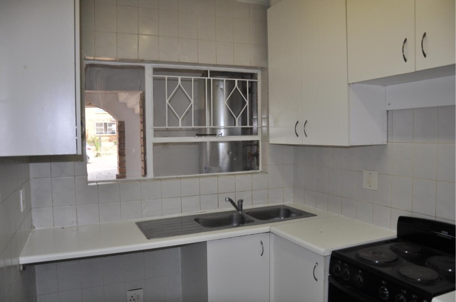 2 Bedroom Property for Sale in Buccleuch Gauteng