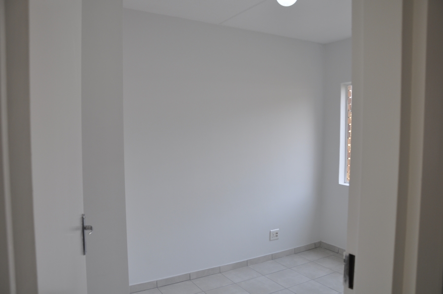 2 Bedroom Property for Sale in Buccleuch Gauteng