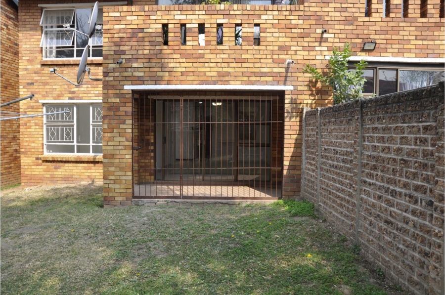 2 Bedroom Property for Sale in Buccleuch Gauteng