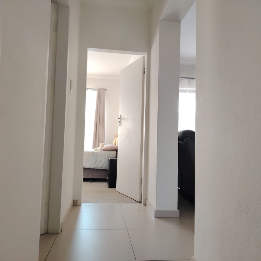 2 Bedroom Property for Sale in Erand Gardens Gauteng