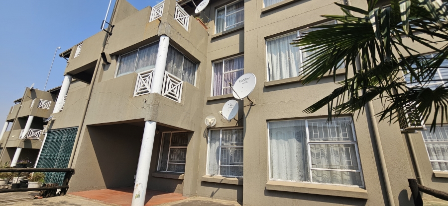 2 Bedroom Property for Sale in Peacehaven Gauteng