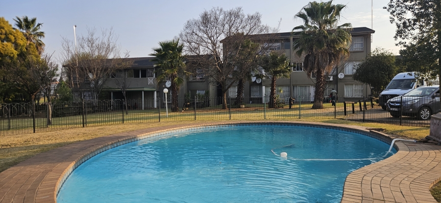 2 Bedroom Property for Sale in Peacehaven Gauteng