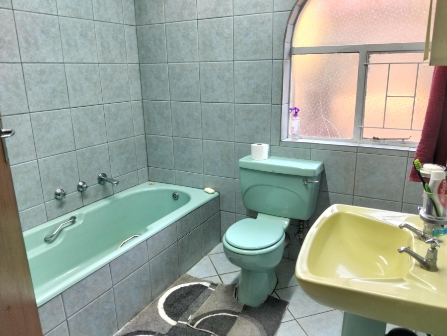 4 Bedroom Property for Sale in Garsfontein Gauteng