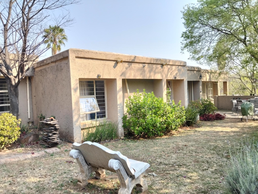 To Let 3 Bedroom Property for Rent in Garsfontein Gauteng