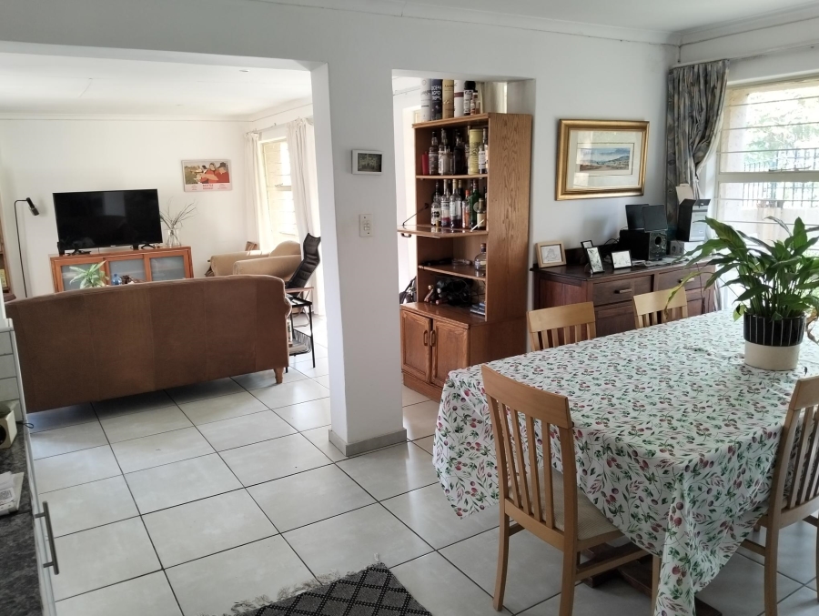 To Let 3 Bedroom Property for Rent in Garsfontein Gauteng