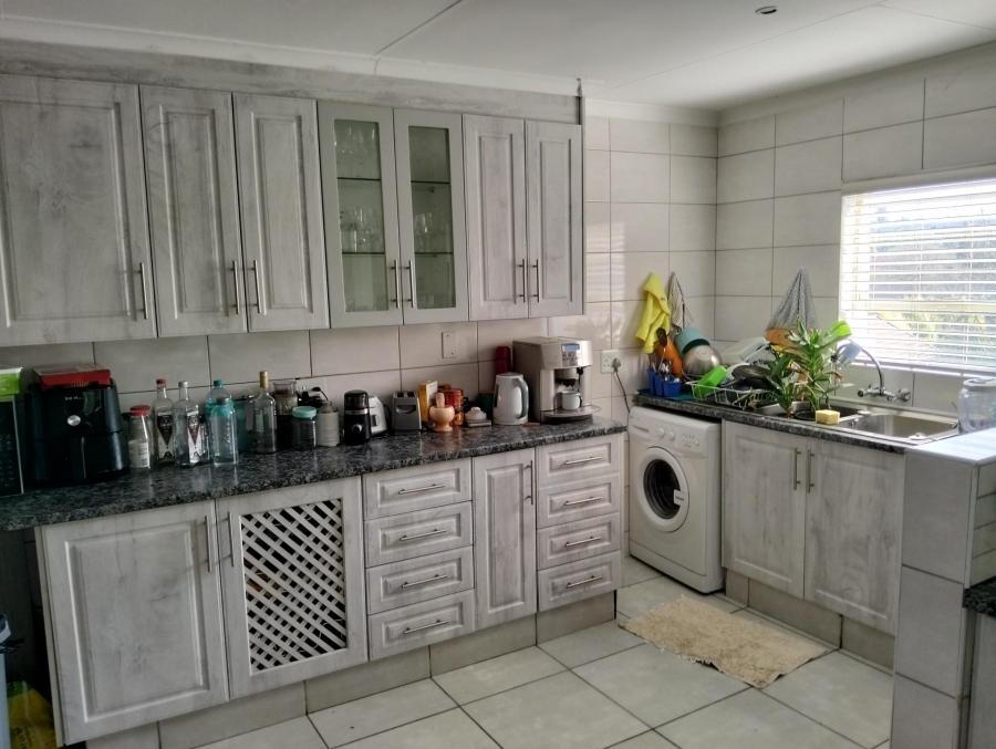 To Let 3 Bedroom Property for Rent in Garsfontein Gauteng