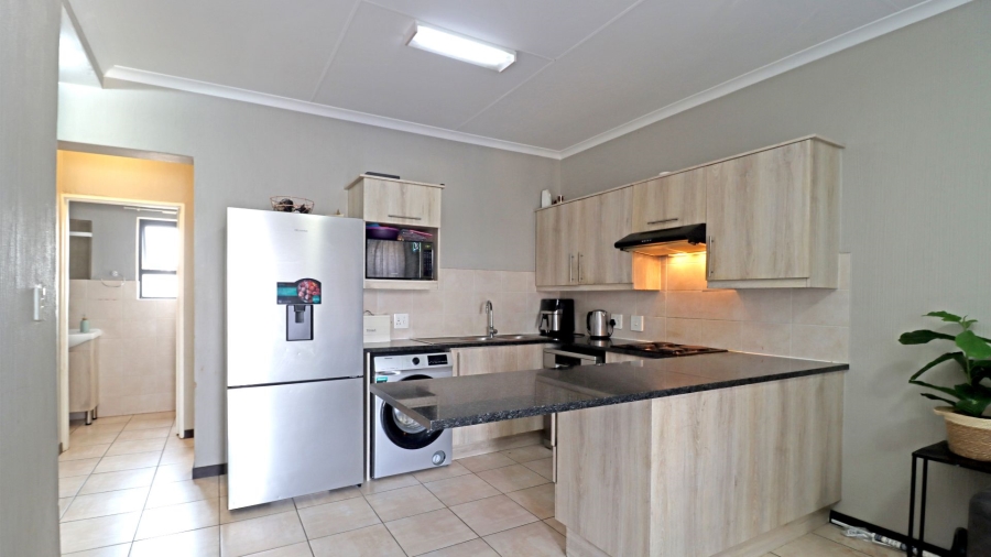 1 Bedroom Property for Sale in Barbeque Downs Gauteng
