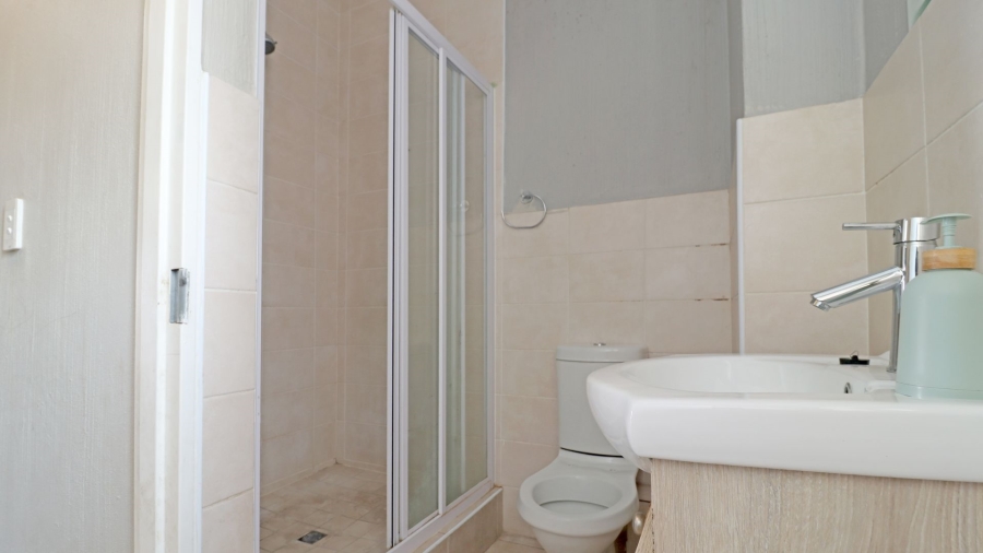 1 Bedroom Property for Sale in Barbeque Downs Gauteng