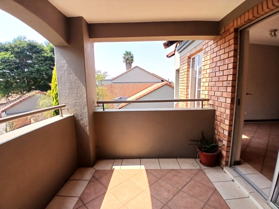 To Let 2 Bedroom Property for Rent in Eco Park Gauteng
