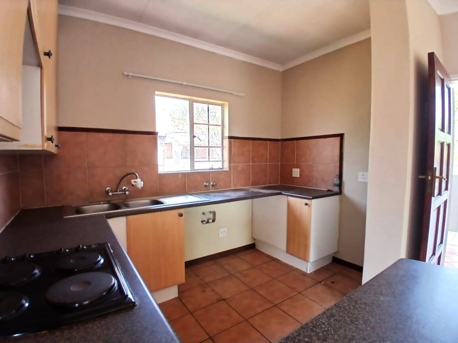 To Let 2 Bedroom Property for Rent in Eco Park Gauteng